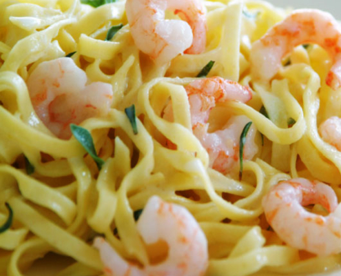 Tagliolini al Limone mit Garnelen und Avocados